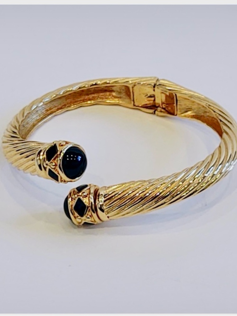 Joan Rivers Gold-Tone Hinged Bracelet W/ 5 Sets Of Interchangeable Tips/Charms - Picture 5 of 11